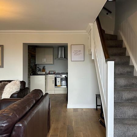 The Cosy Cottage Retreat! Perfect For Contractors, Relocators, Getaway Llantrisant  Buitenkant foto