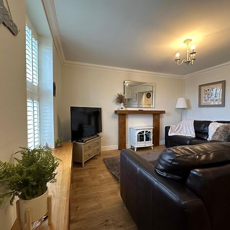 The Cosy Cottage Retreat! Perfect For Contractors, Relocators, Getaway Llantrisant  Buitenkant foto