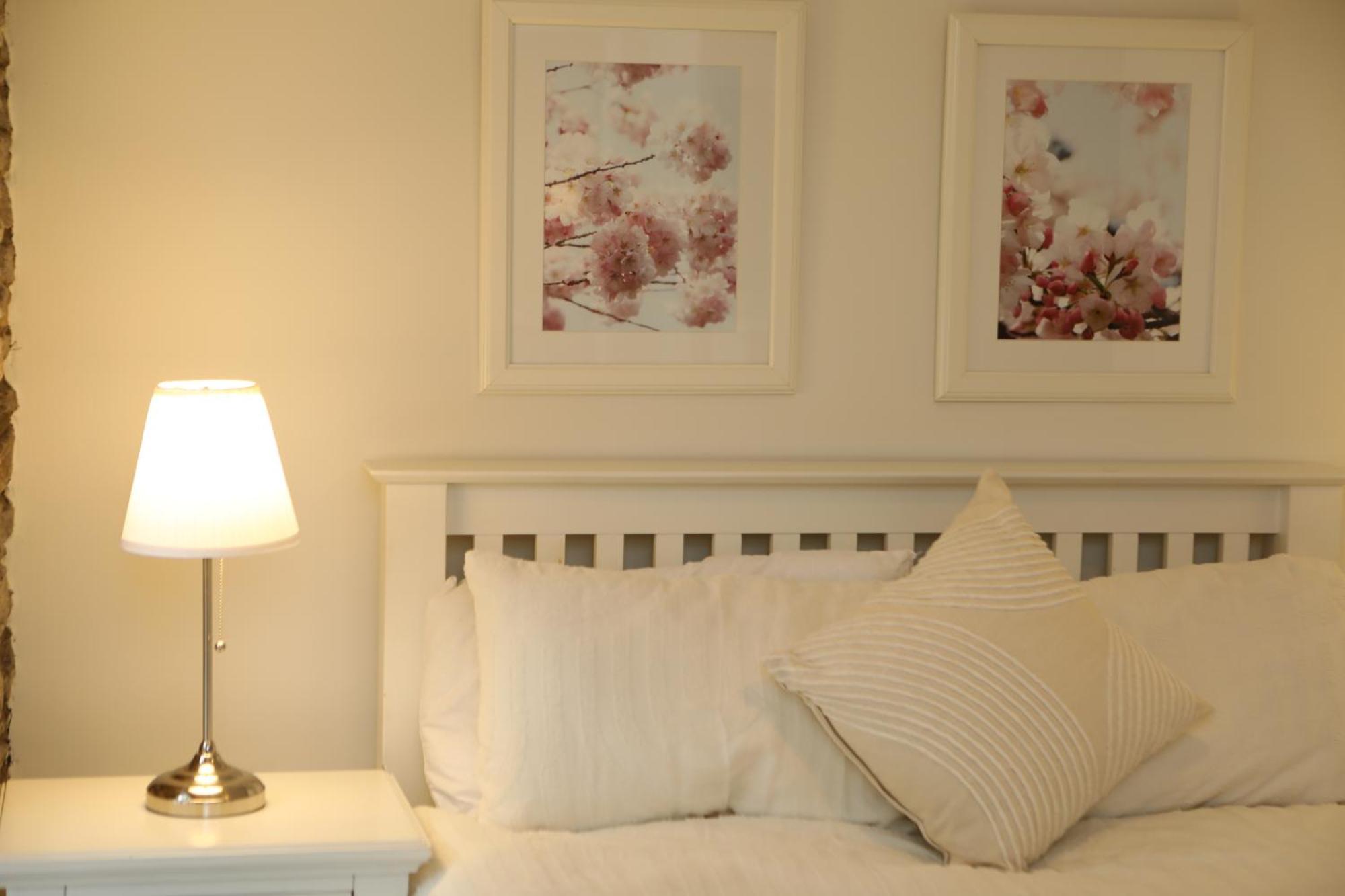 The Cosy Cottage Retreat! Perfect For Contractors, Relocators, Getaway Llantrisant  Buitenkant foto