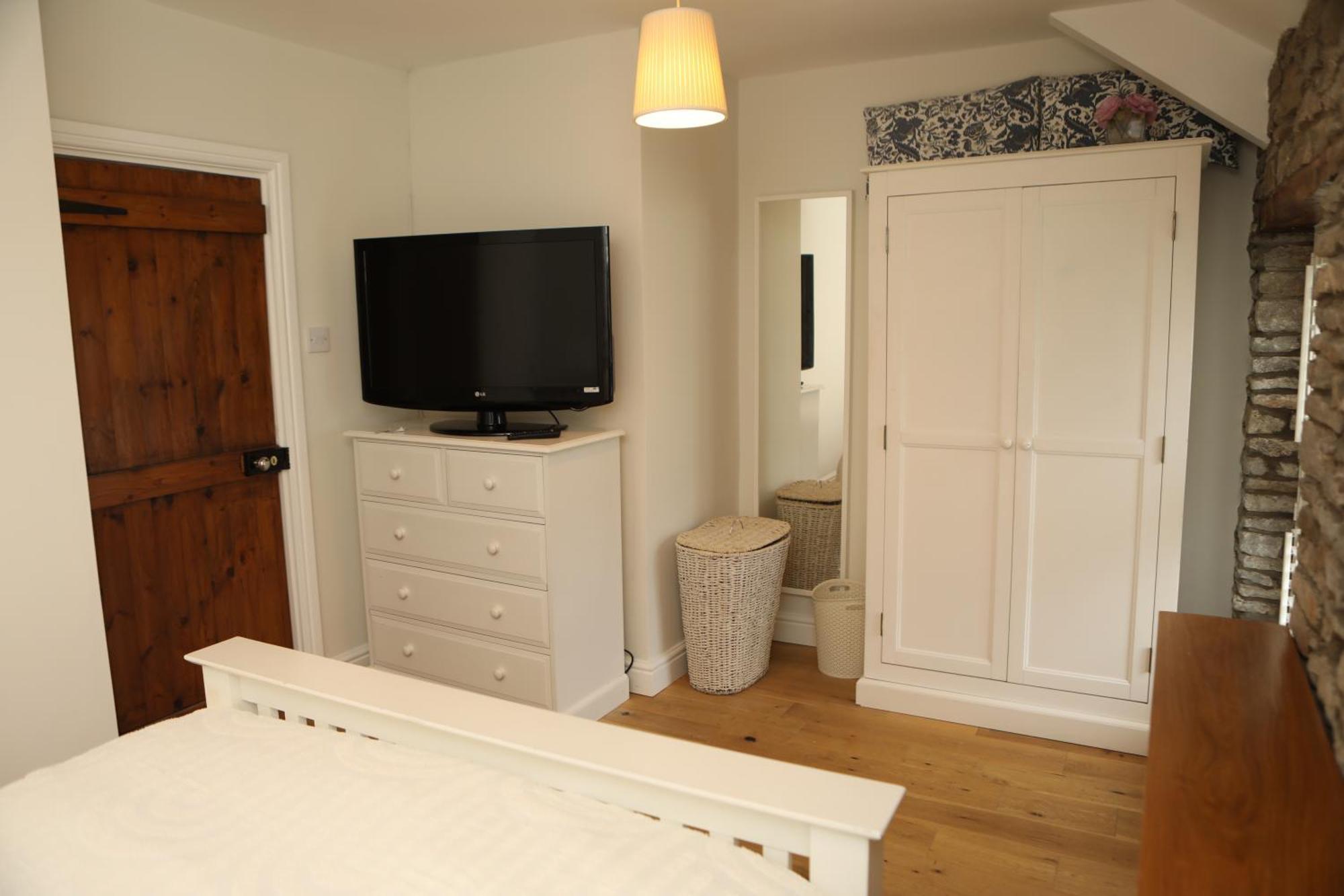 The Cosy Cottage Retreat! Perfect For Contractors, Relocators, Getaway Llantrisant  Buitenkant foto