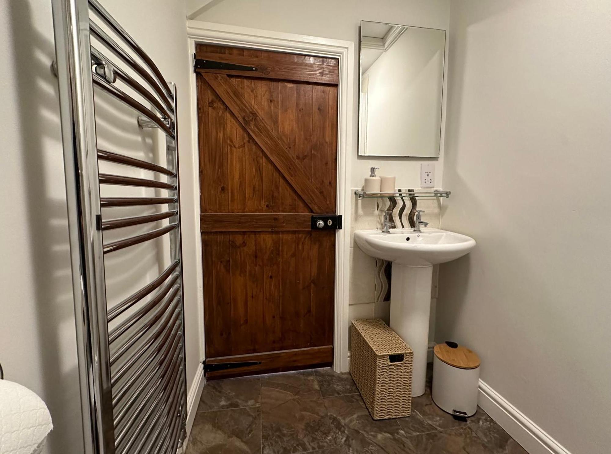 The Cosy Cottage Retreat! Perfect For Contractors, Relocators, Getaway Llantrisant  Buitenkant foto
