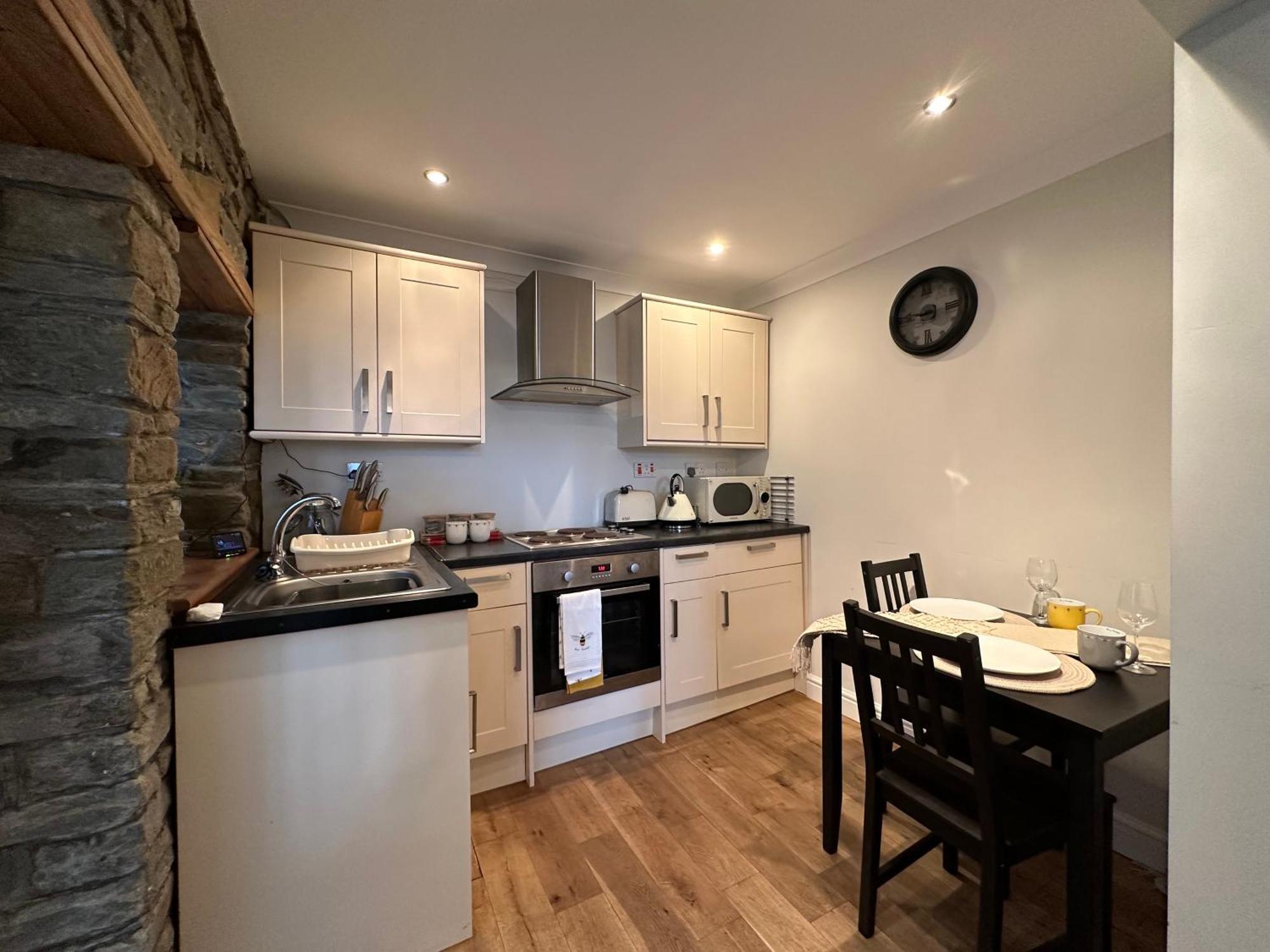 The Cosy Cottage Retreat! Perfect For Contractors, Relocators, Getaway Llantrisant  Buitenkant foto