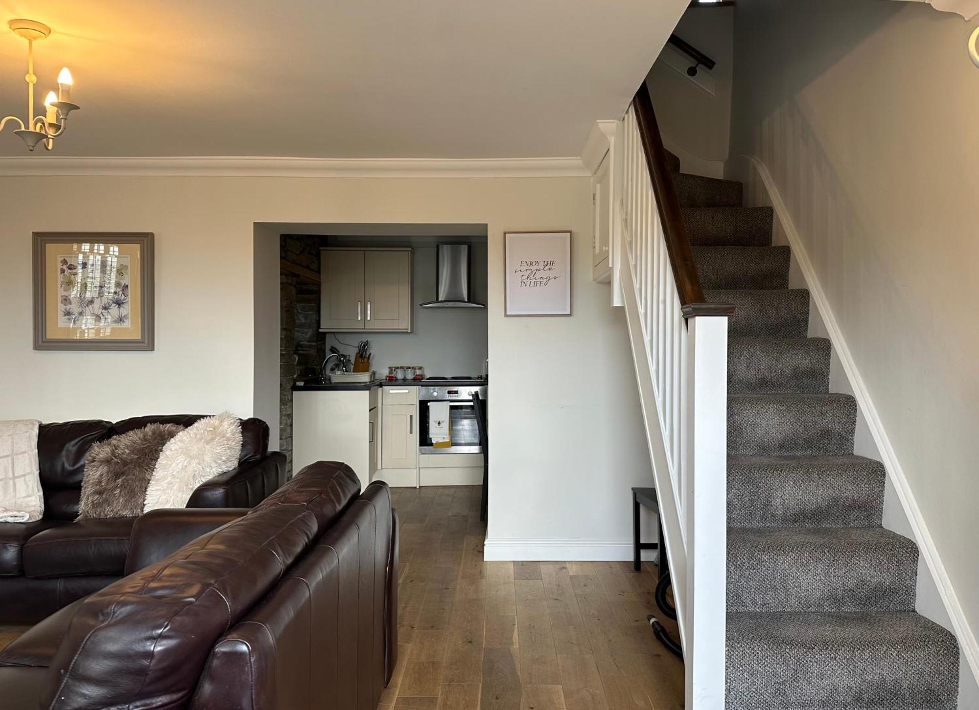 The Cosy Cottage Retreat! Perfect For Contractors, Relocators, Getaway Llantrisant  Buitenkant foto
