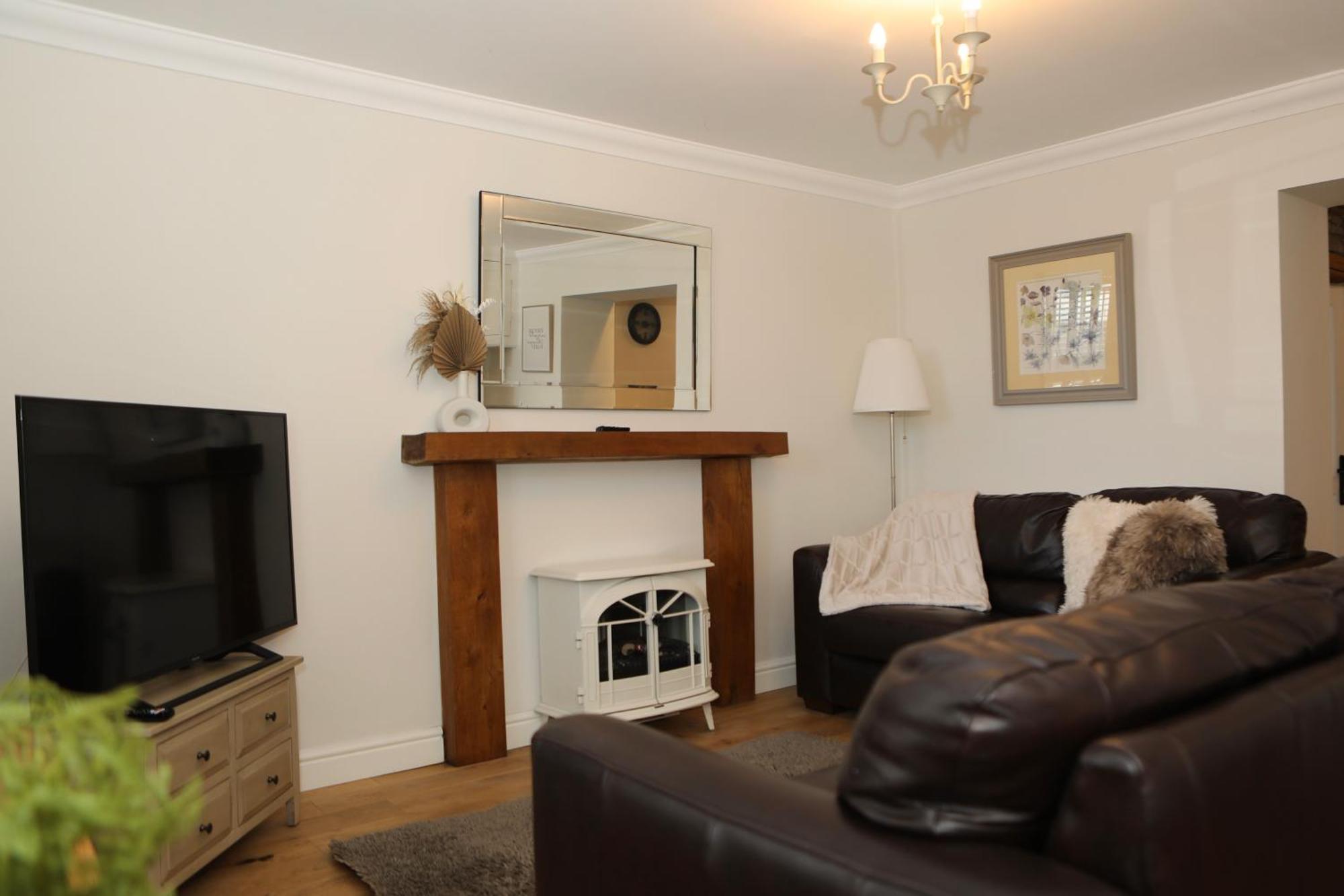 The Cosy Cottage Retreat! Perfect For Contractors, Relocators, Getaway Llantrisant  Buitenkant foto